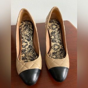 Beautiful heels almost new.